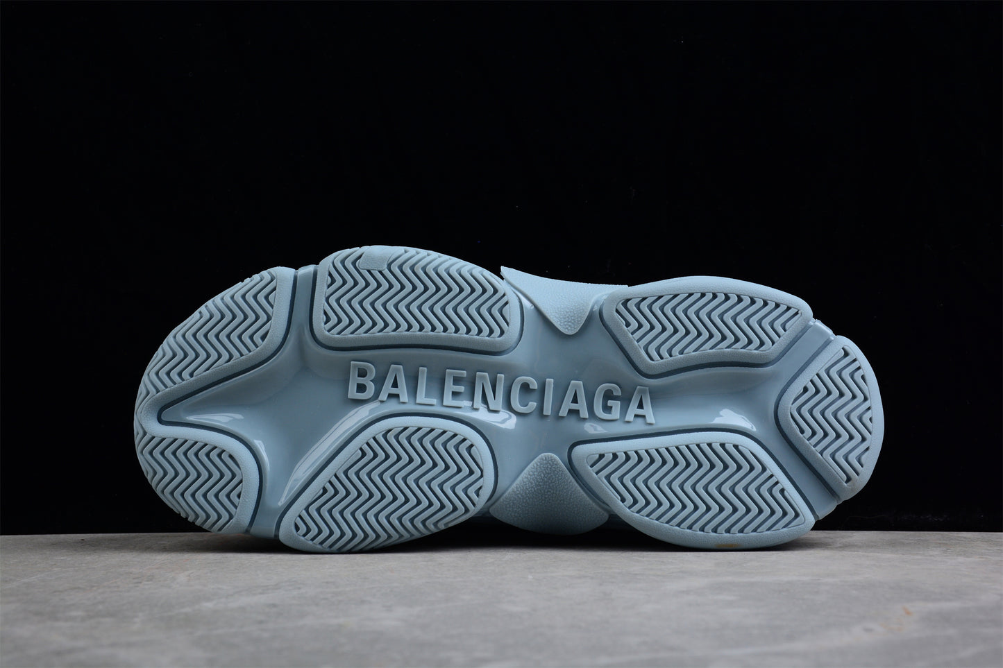 Balenciaga Triple S W2FW14700