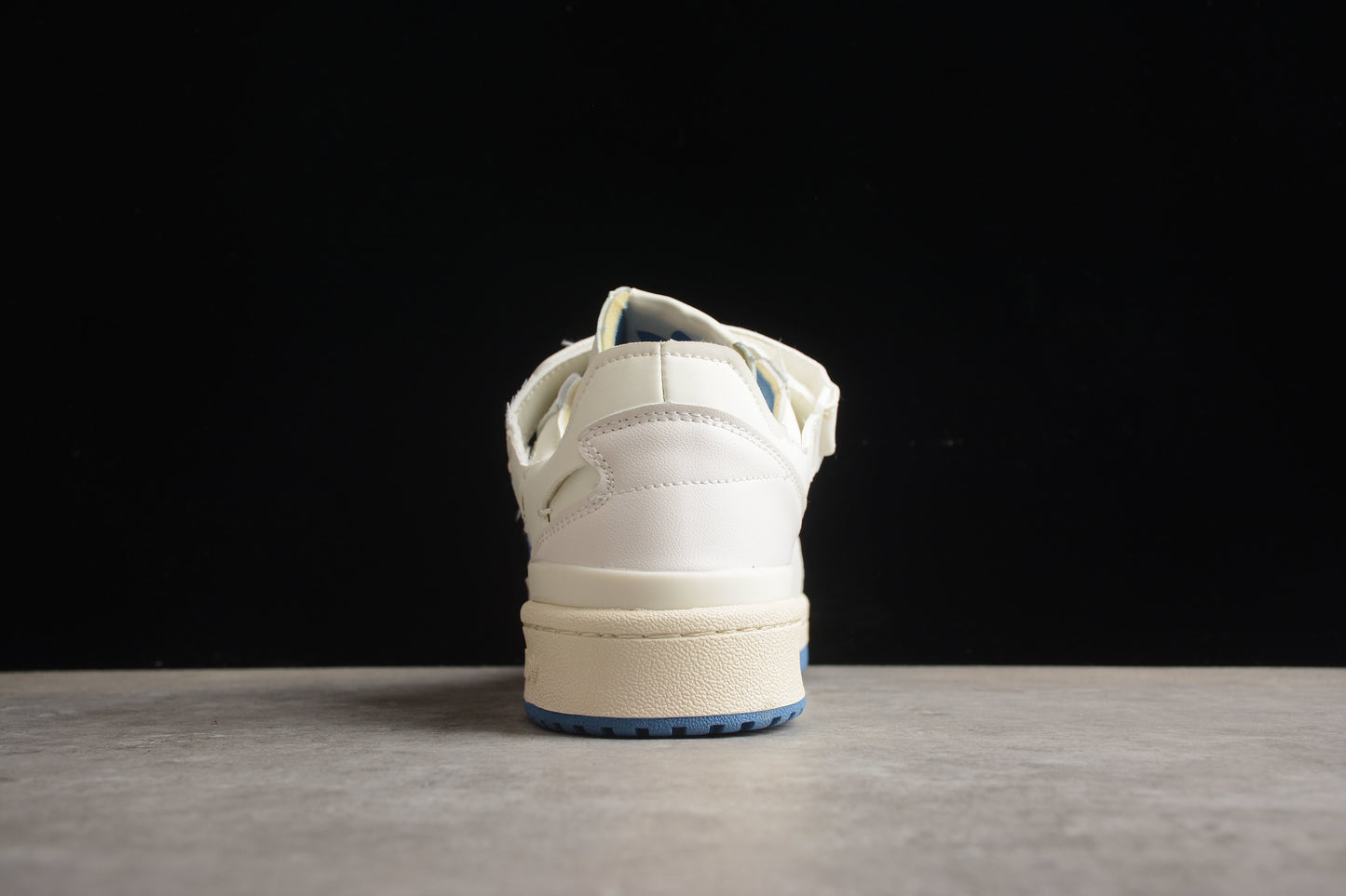 Forum 84 Low GW4333