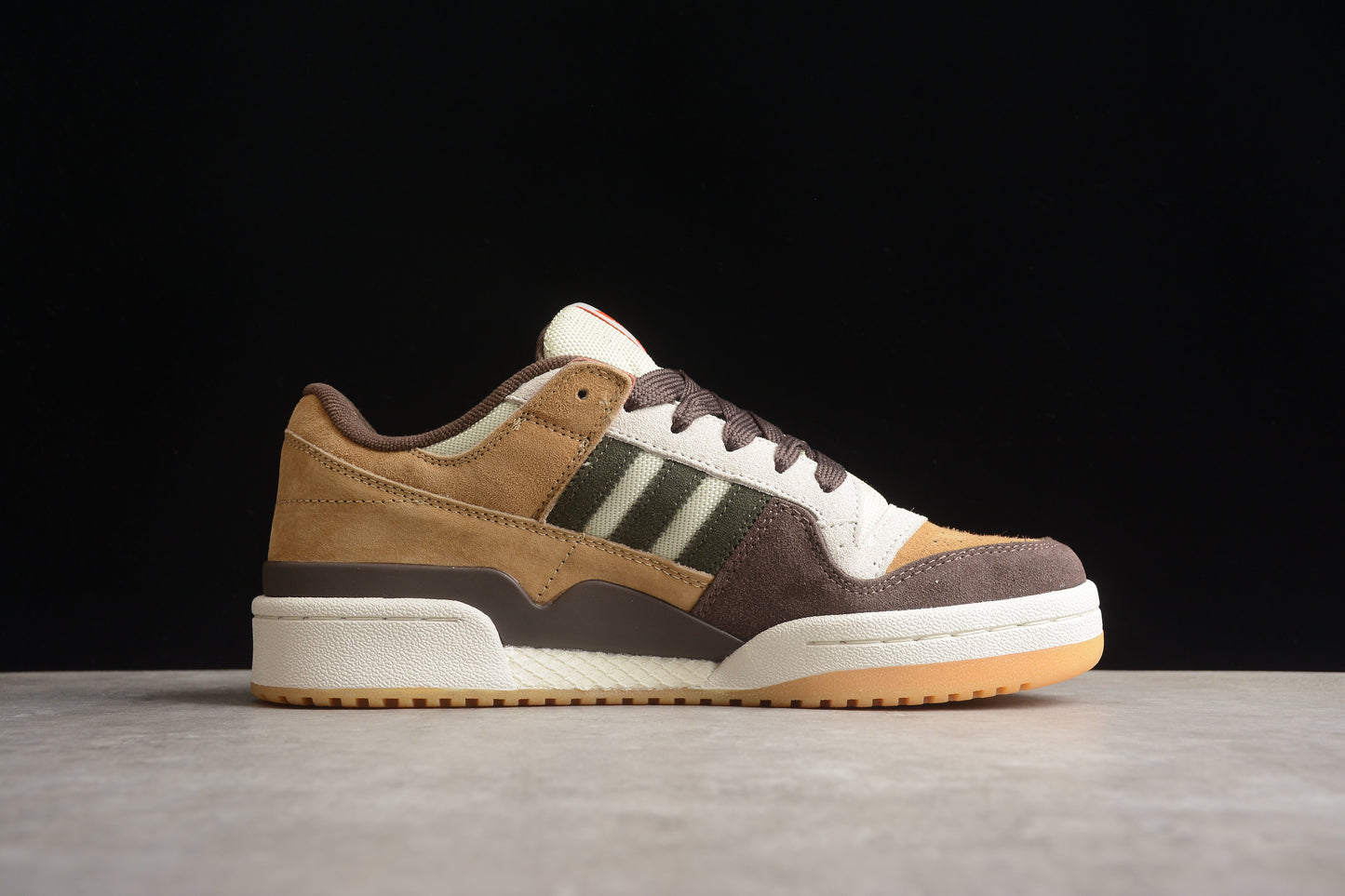 Forum 84 Low GW4334
