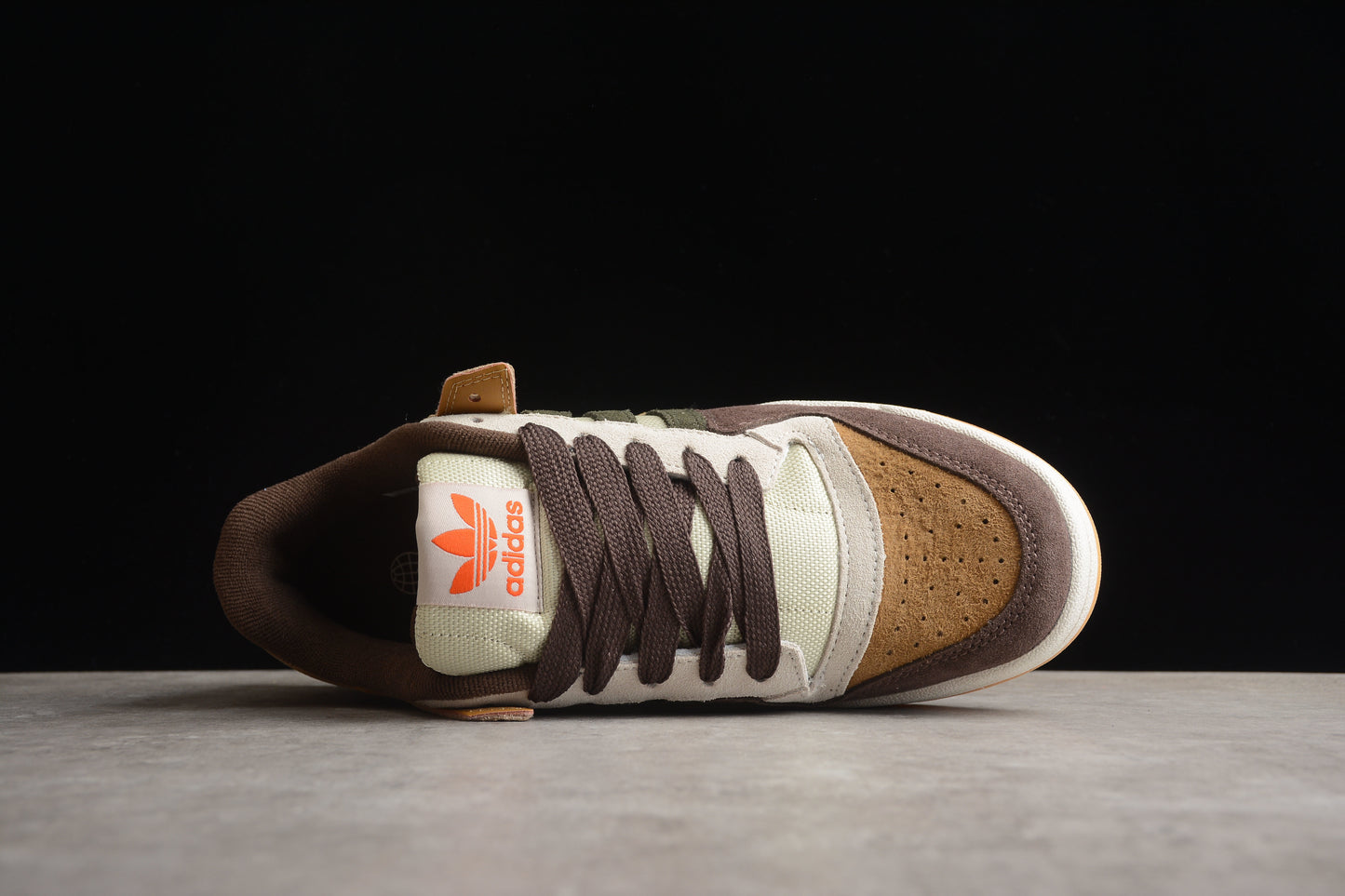 Forum 84 Low GW4334