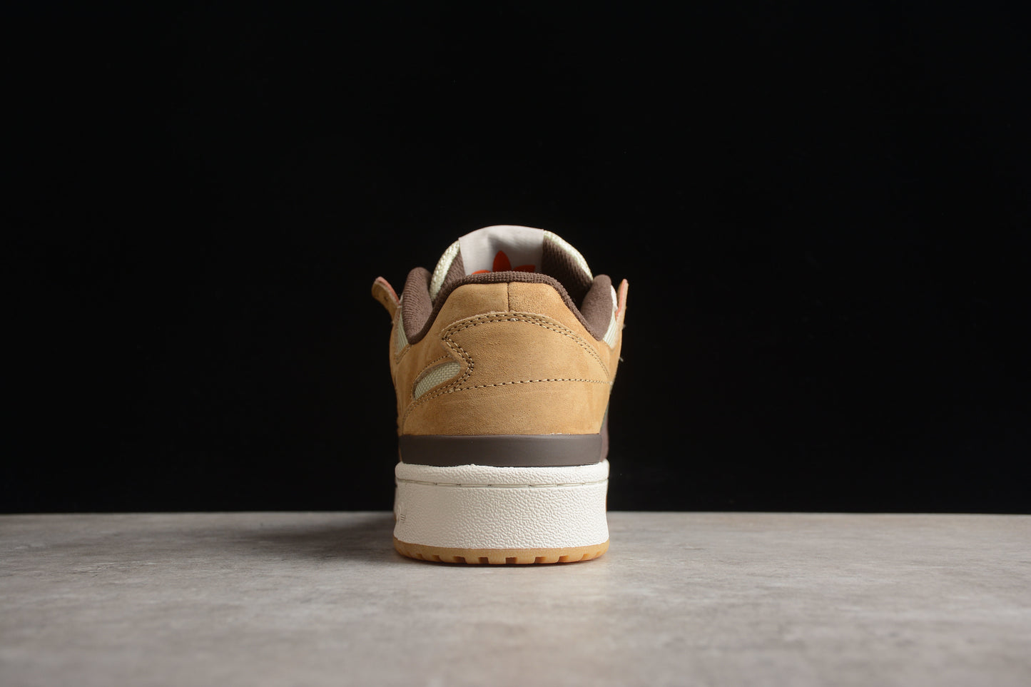 Forum 84 Low GW4334