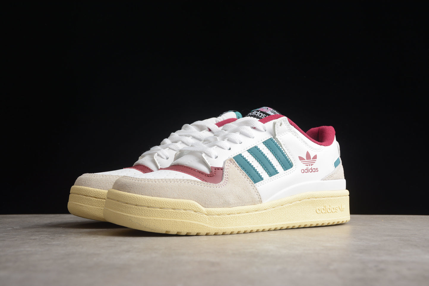 Forum 84 Low HQ6874