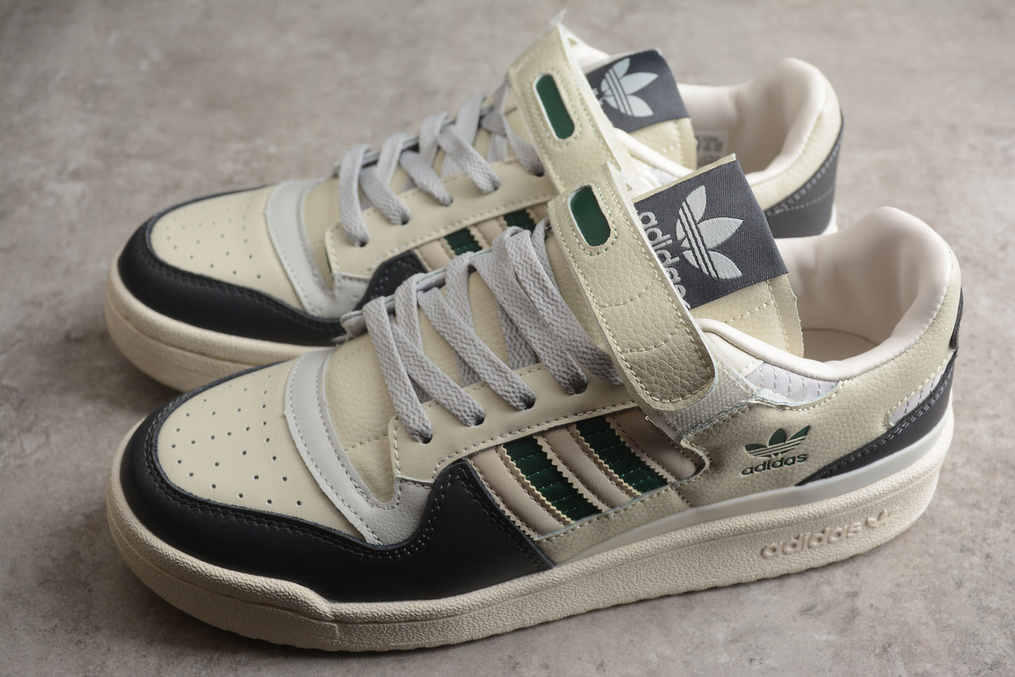 Forum 84 Low HQ6938