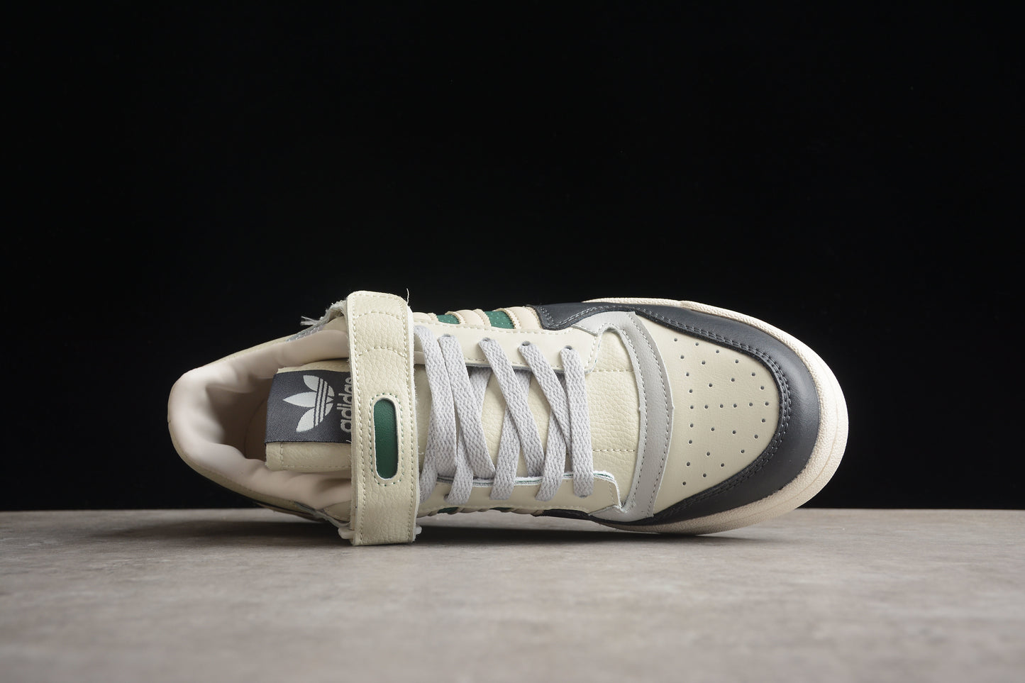 Forum 84 Low HQ6938