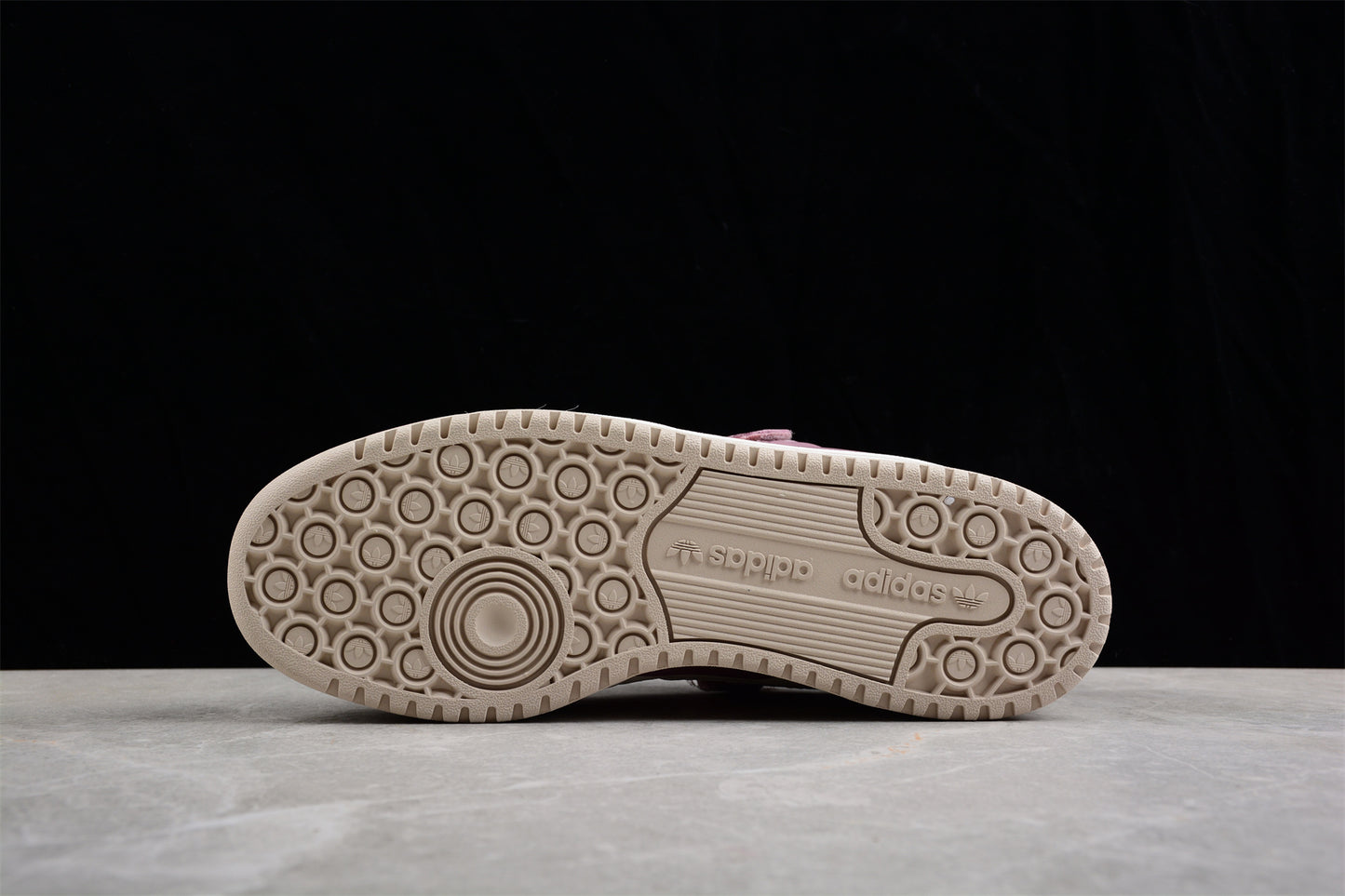Forum 84 Low HQ6941