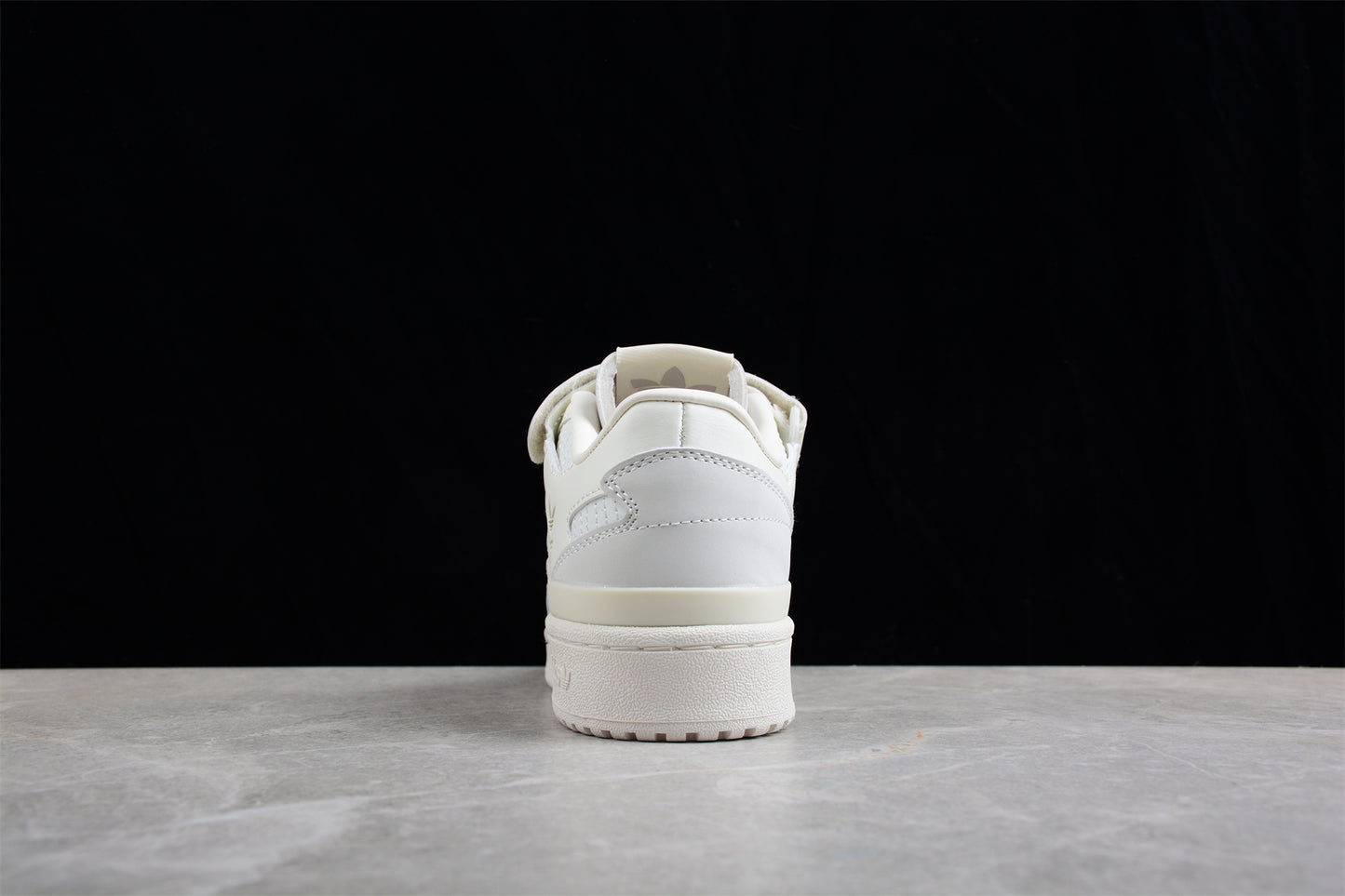 Forum 84 Low HQ6942