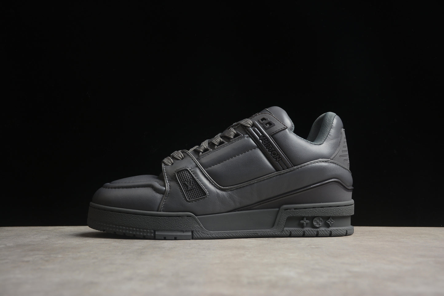 Louis Vuitton Trainer Sneaker Low LV