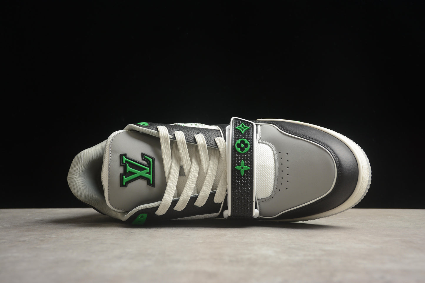 Louis Vuitton Trainer Sneaker Low LV