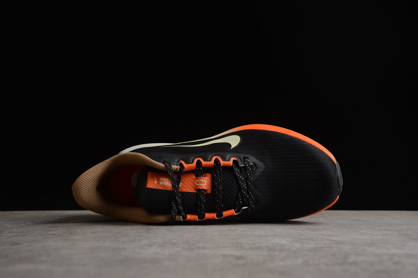 NK Air Zoom Winflo V9 DX6040-071
