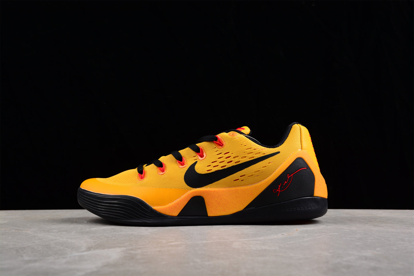 NK Zoom Kobe IX 646701-700
