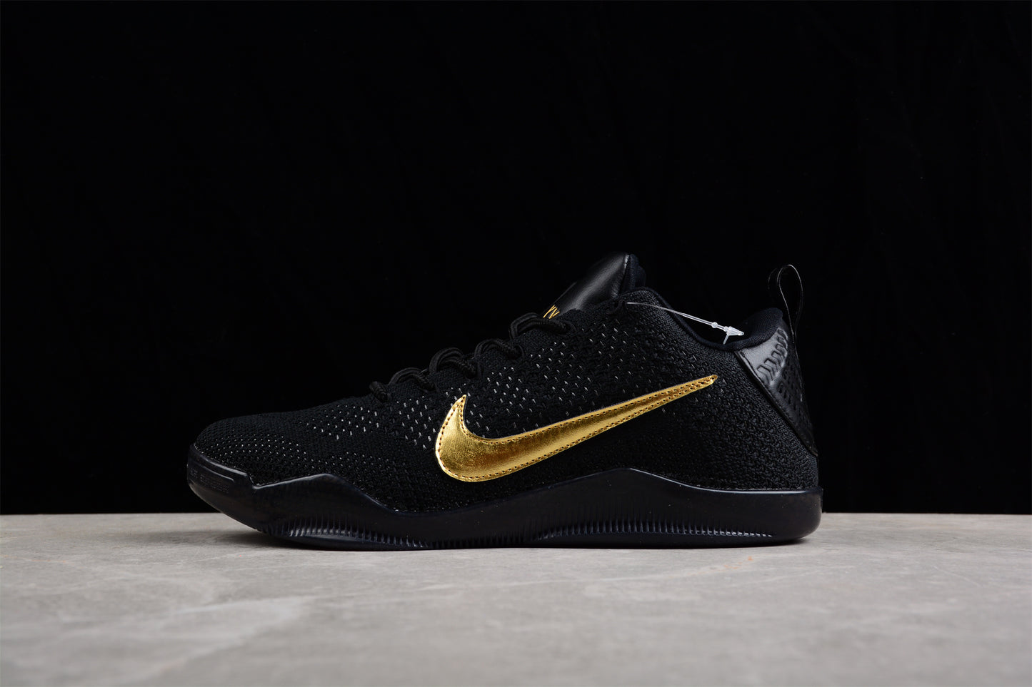 Nike Kobe 11 Low BⅠack Mamba CoⅠⅠection Fade to BⅠack 869459-001