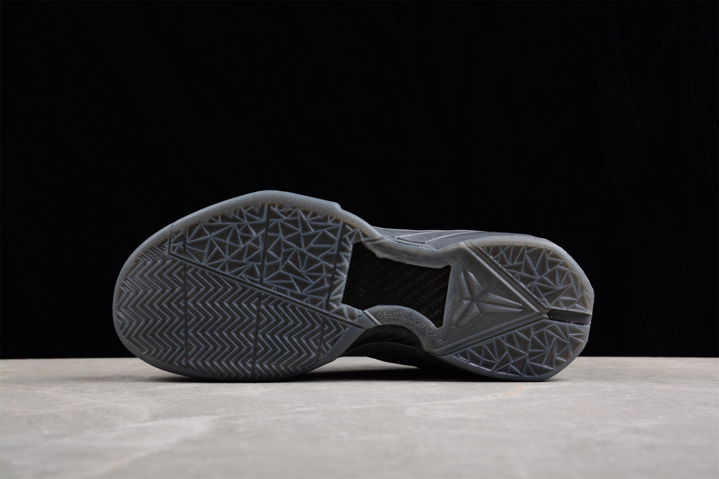 Nike Kobe 7 “Fade to Black” – 869460-442