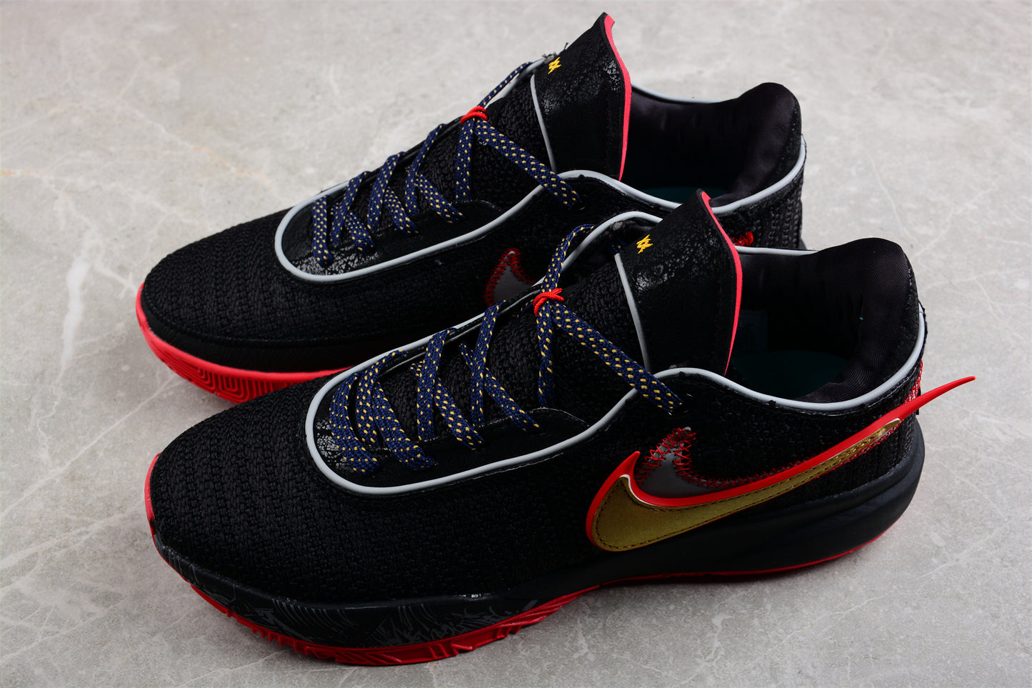 Nike LeBron 20 EP DJ5422-001