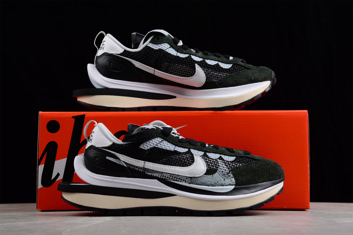 Nike VaporWaffle x Sacai CV1363-001