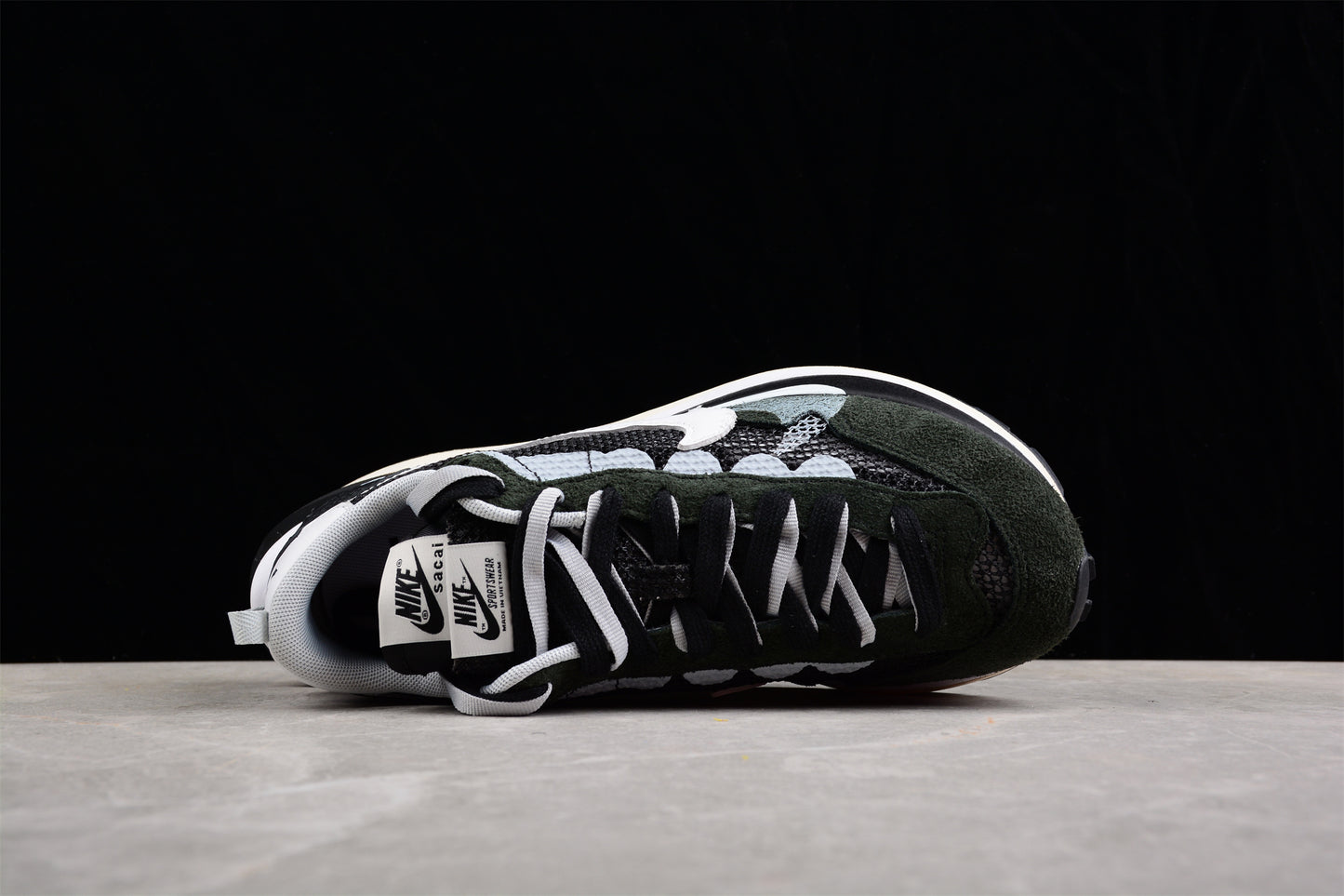 Nike VaporWaffle x Sacai CV1363-001