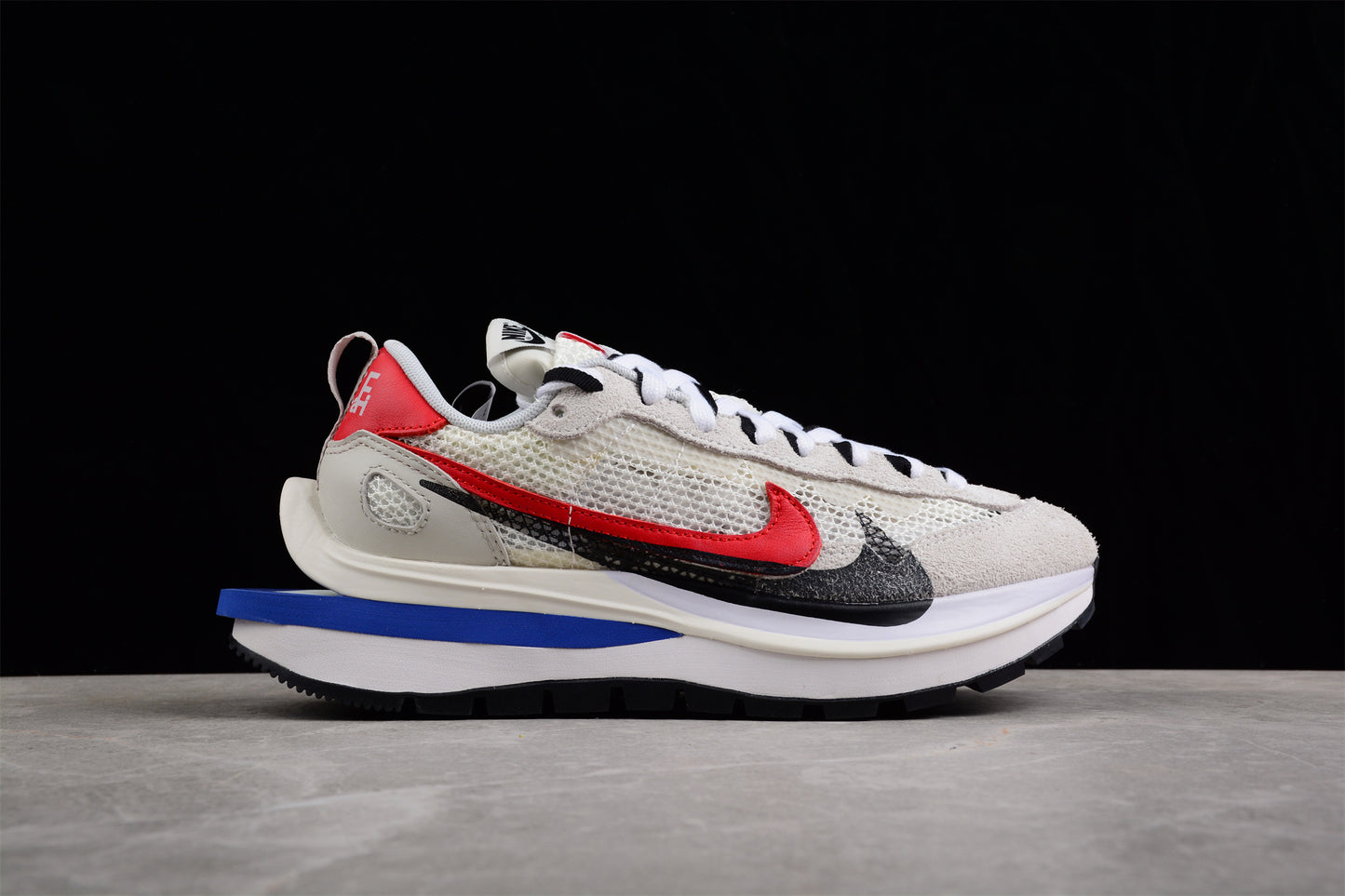 Nike VaporWaffle x Sacai CV1363-100