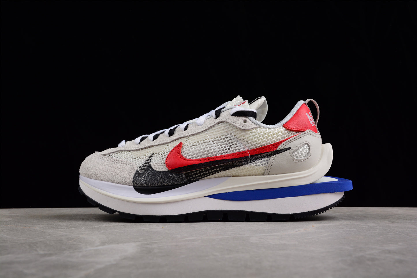 Nike VaporWaffle x Sacai CV1363-100