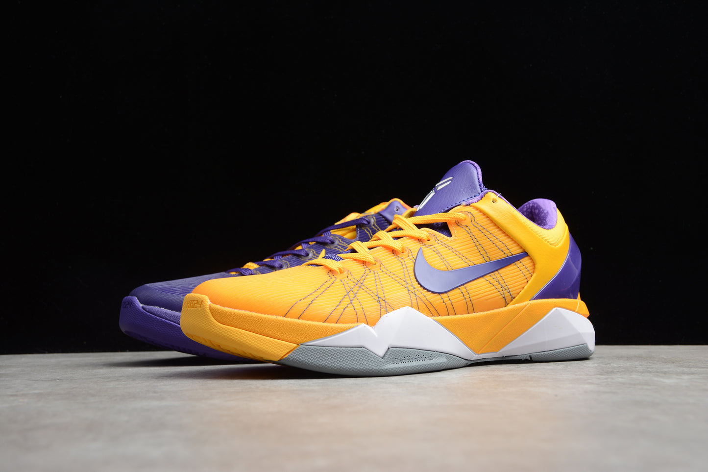 Nike Zoom Kobe 7 “Yin Yang” – 488370-500