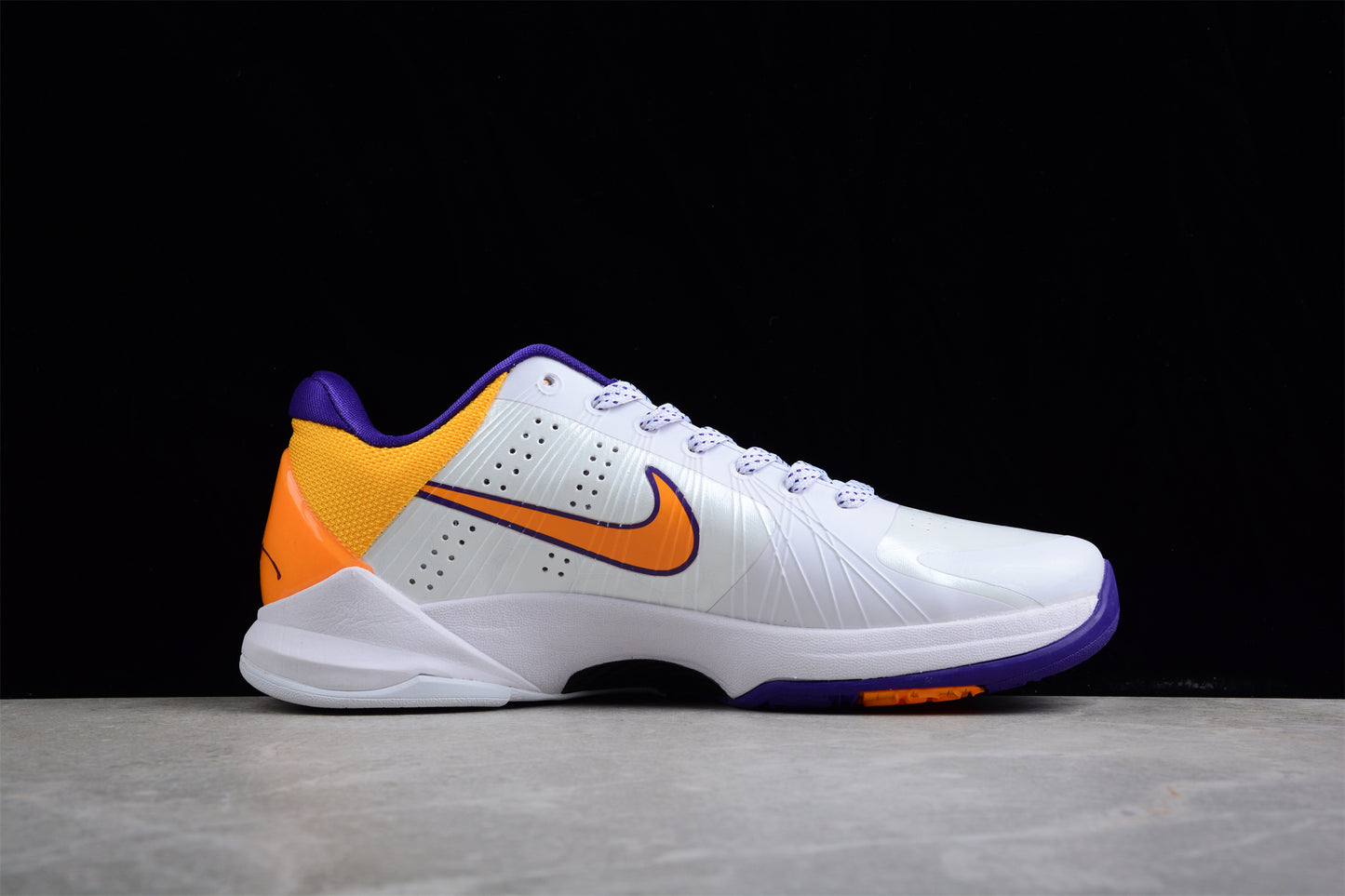 Nike Zoom Kobe V Protro CD4991-102