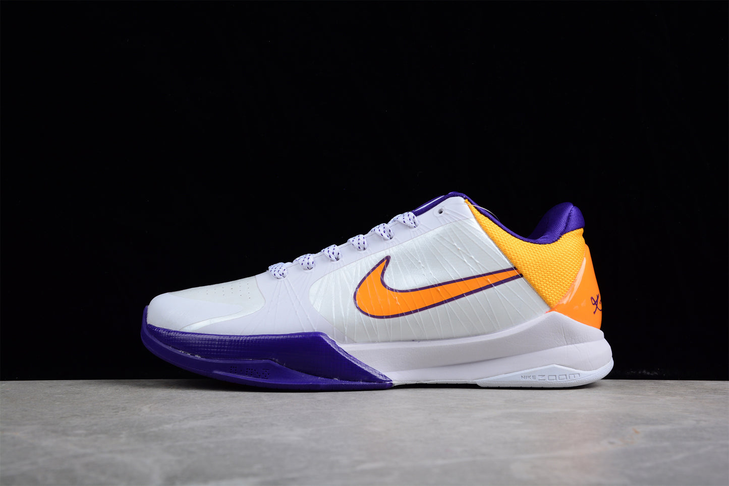 Nike Zoom Kobe V Protro CD4991-102