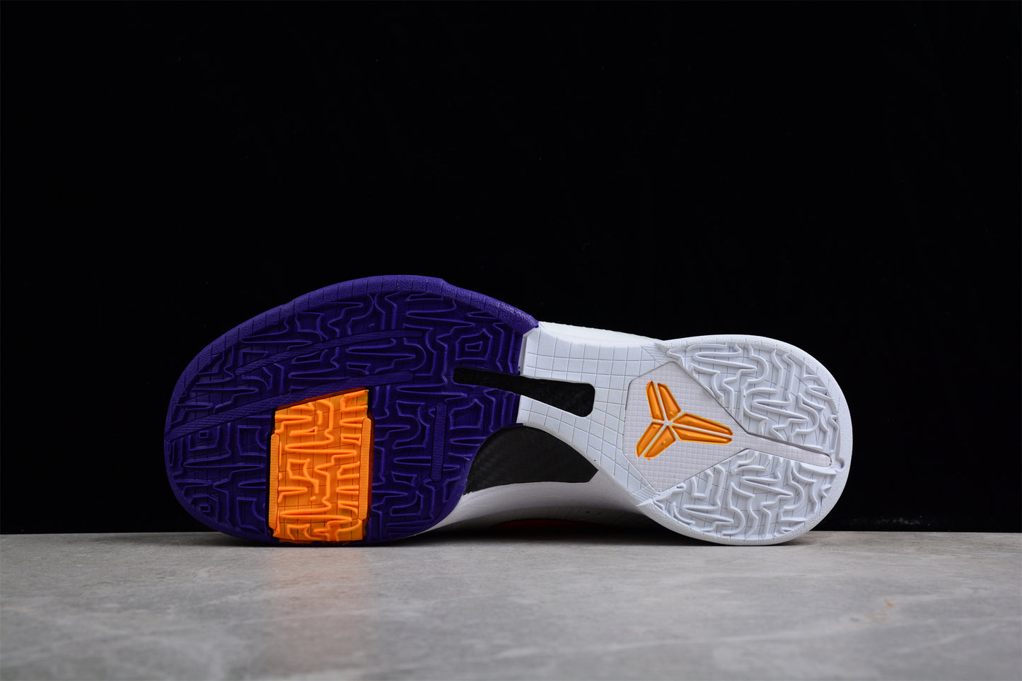 Nike Zoom Kobe V Protro CD4991-102