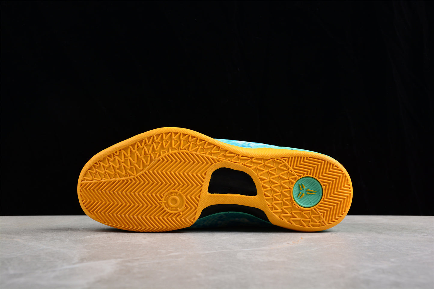Nk Kobe 8 "SYSTEM" 555035-304