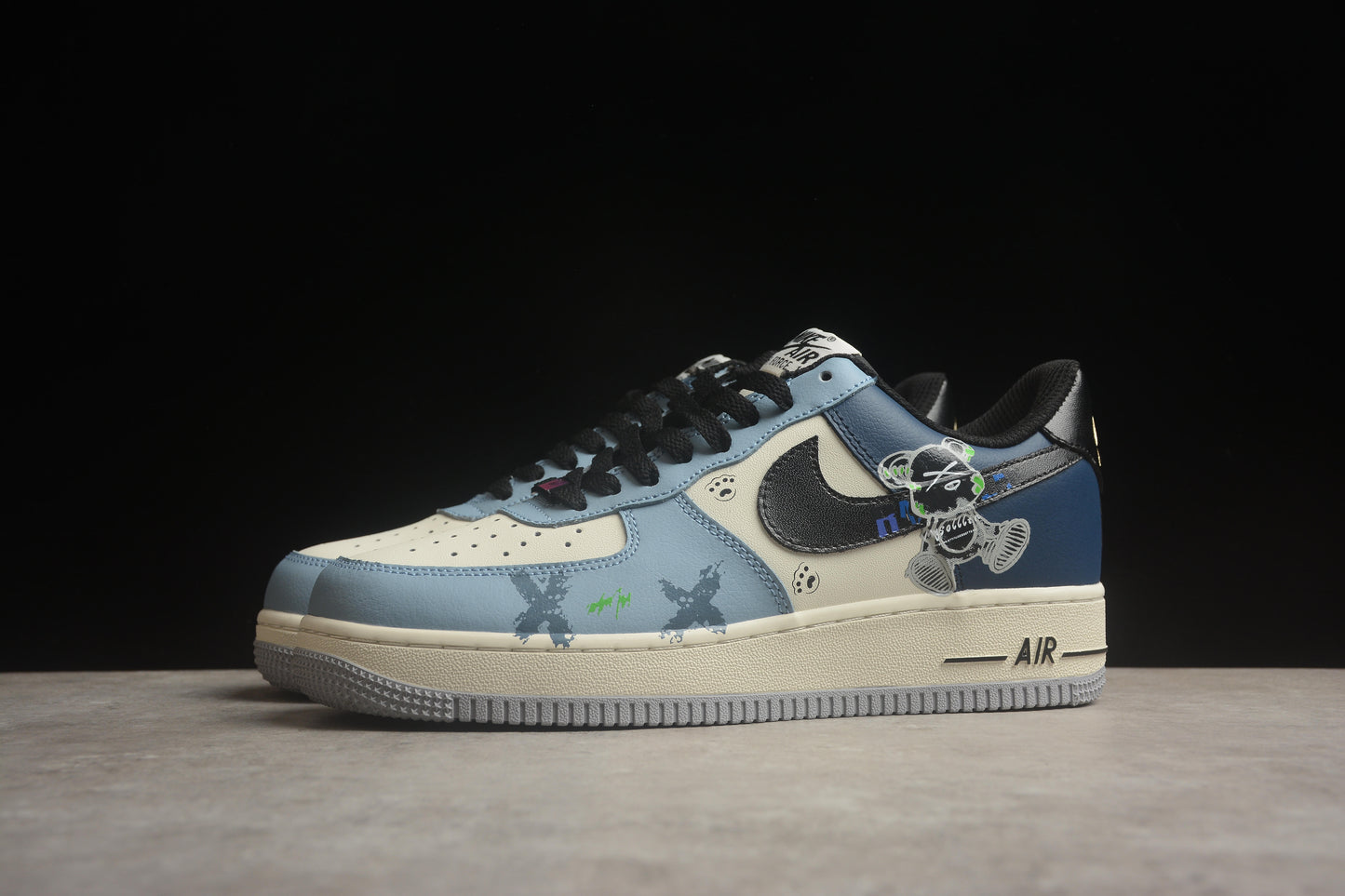 Nk Air Force 1'07 Low "Lonely Bear" XC2351-222