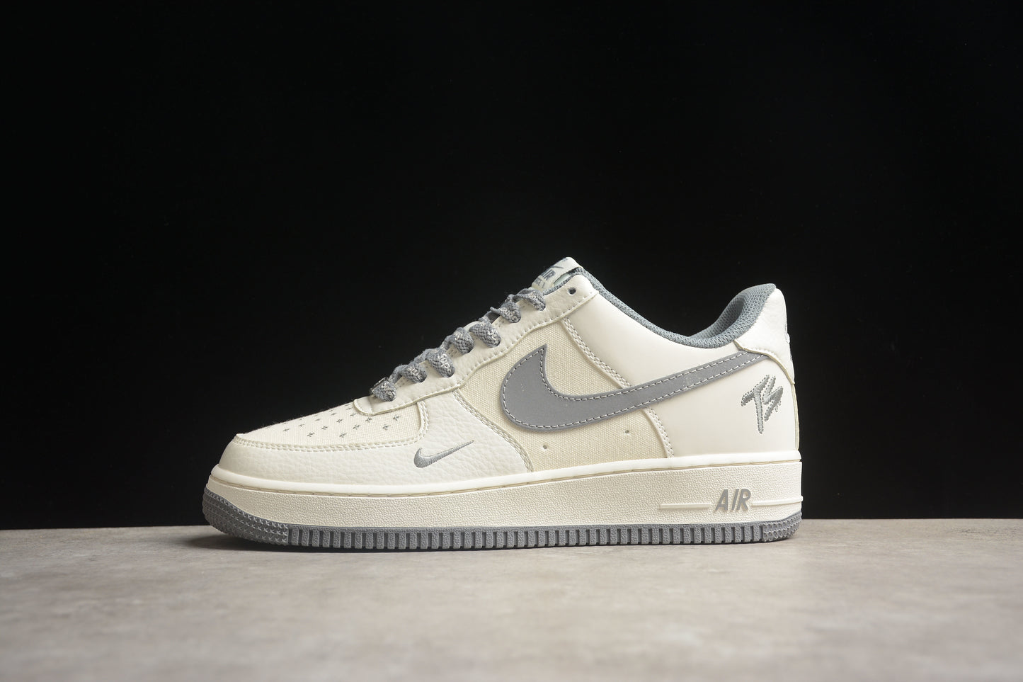 Nk Air Force 1'07 Low PF9055-751