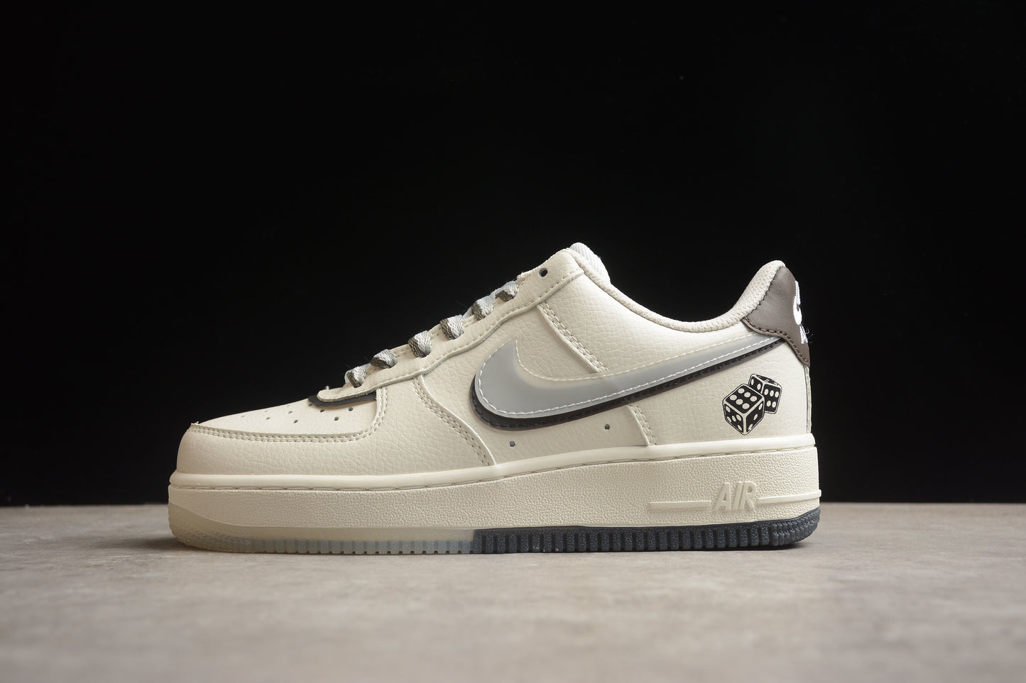 Nk Ait Force 1'07 Mid "Dice God" CW1574-801