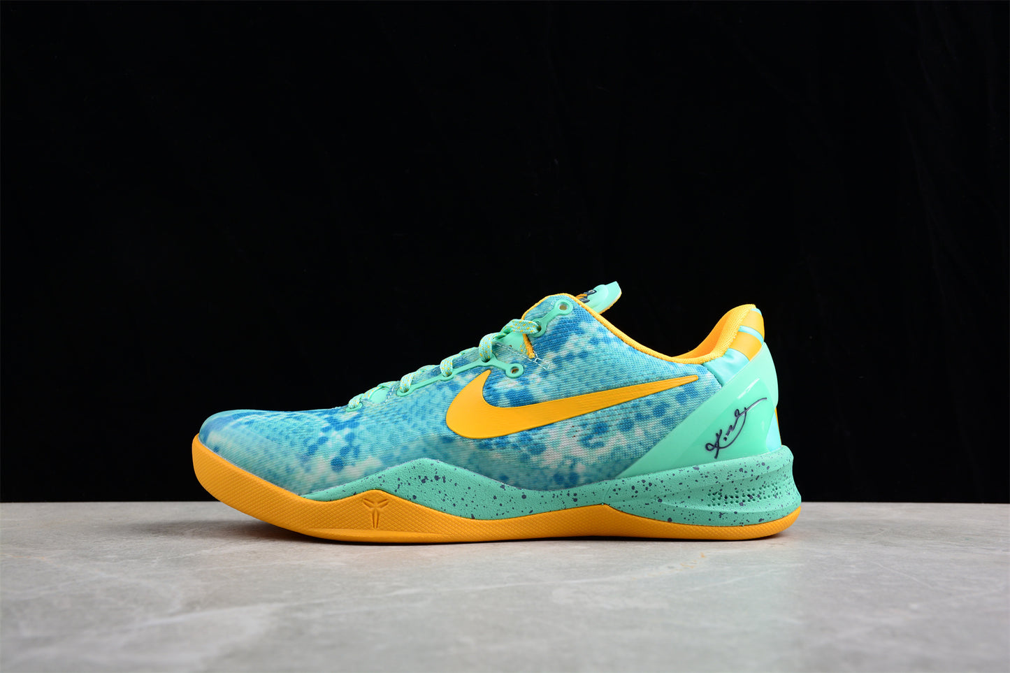 Nk Kobe 8 "SYSTEM" 555035-304