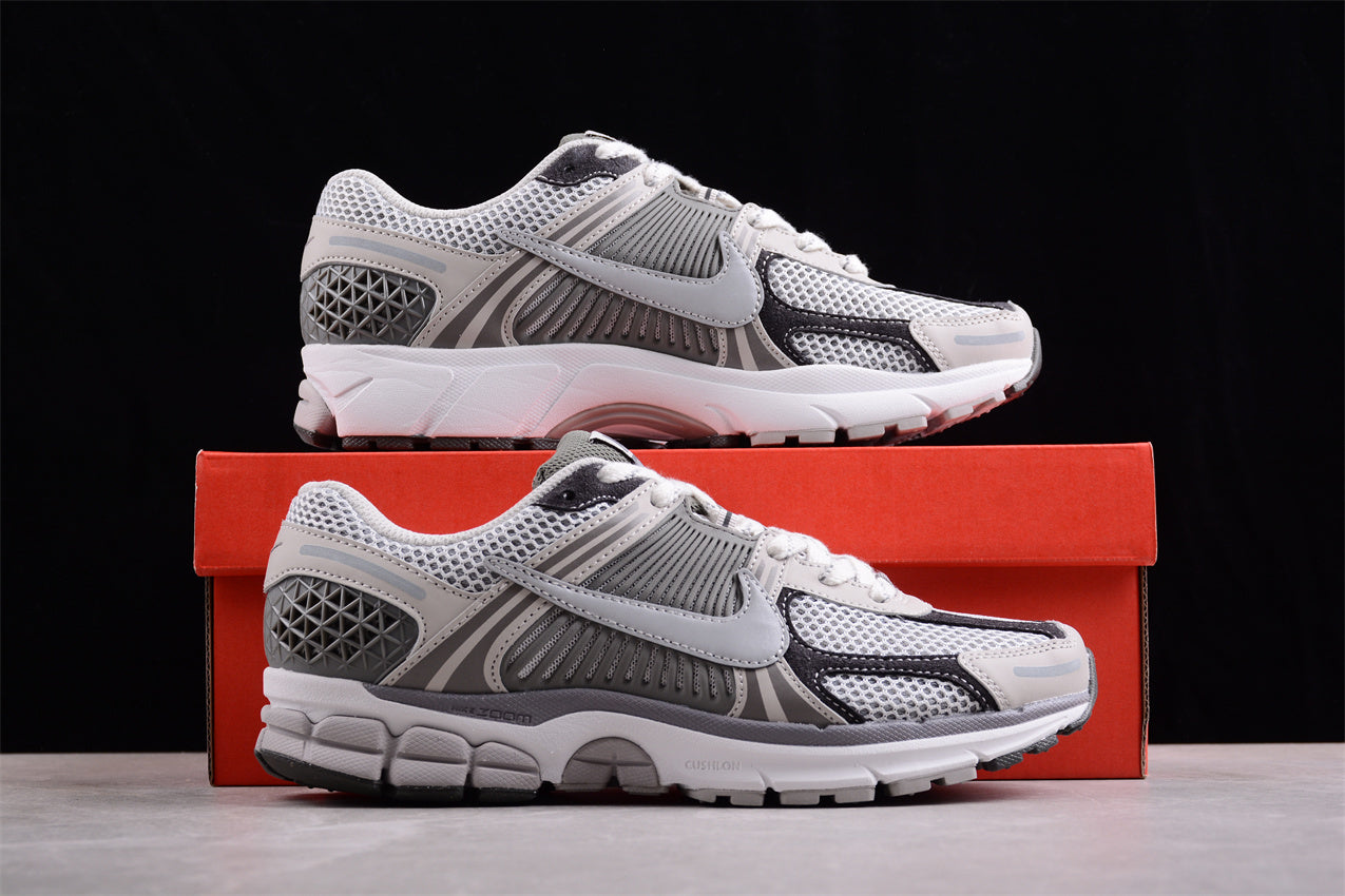 Nk Zoom Vomero 5 SP FD0791-012
