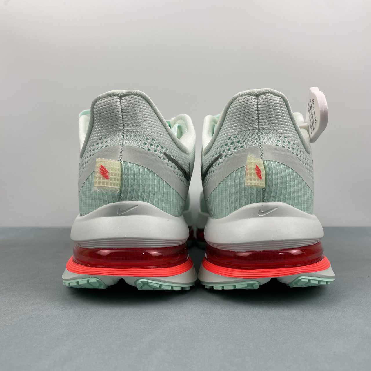 P240 NIKE Pegasus Premium HQ2592-301