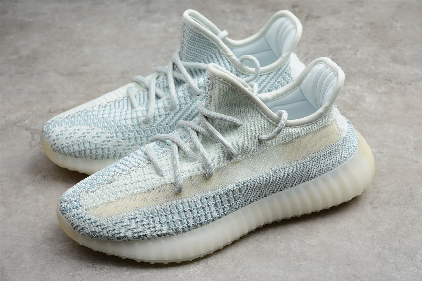 R16 Yeezy Boost 350 V2 FW5317