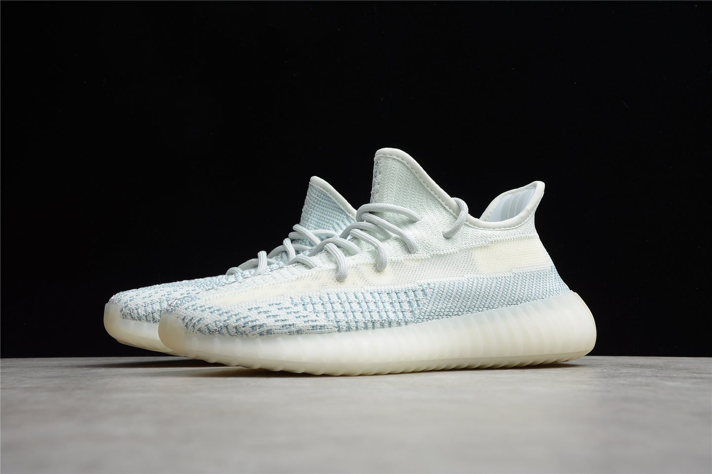 R16 Yeezy Boost 350 V2 FW5317