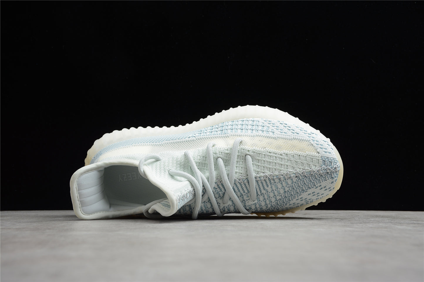 R16 Yeezy Boost 350 V2 FW5317