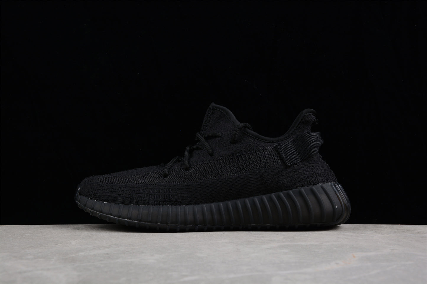 R16 adidas Yeezy Boost 350 V2 Onyx HQ4540