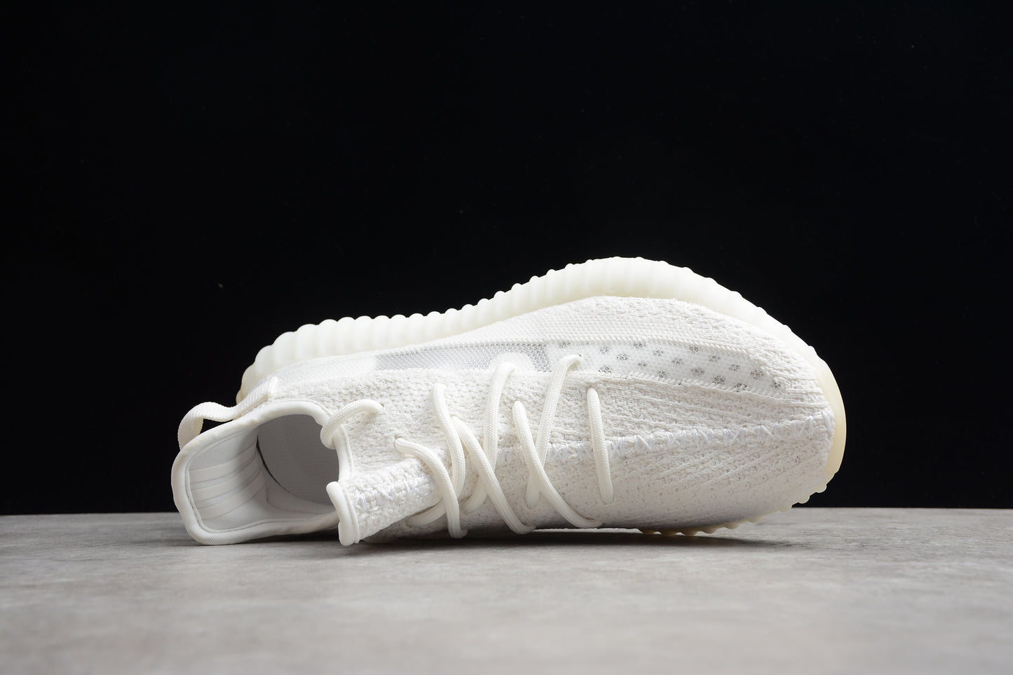 R17 Yeezy Boost 350 V2 FG7962