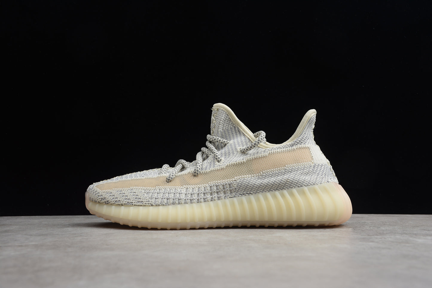 R17 Yeezy Boost 350 V2 FQ9010