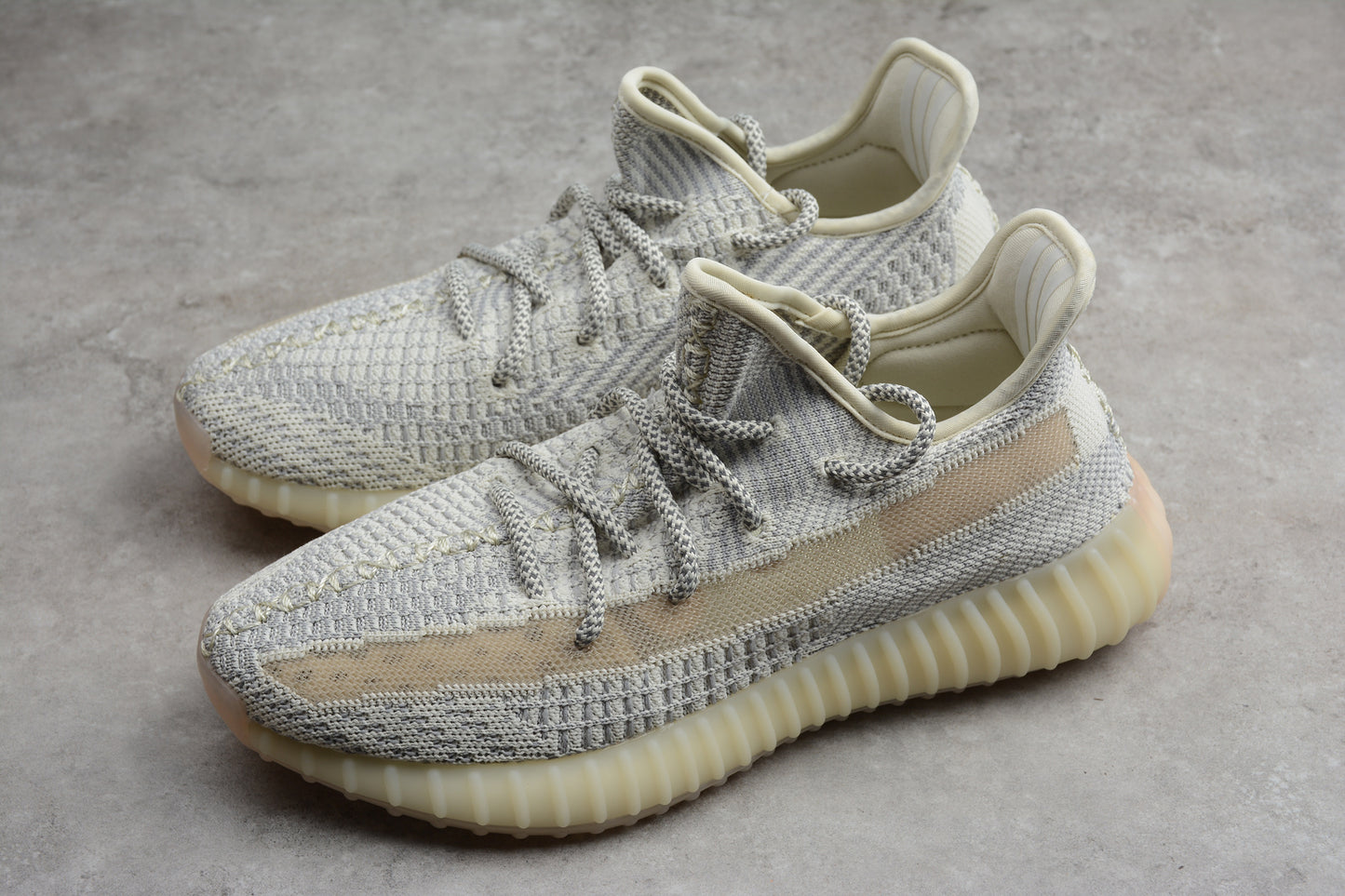 R17 Yeezy Boost 350 V2 FQ9010