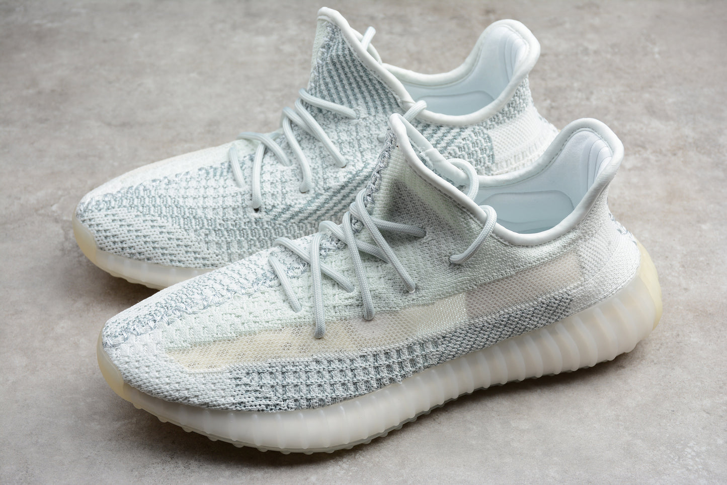 R17 Yeezy Boost 350 V2 FW5317