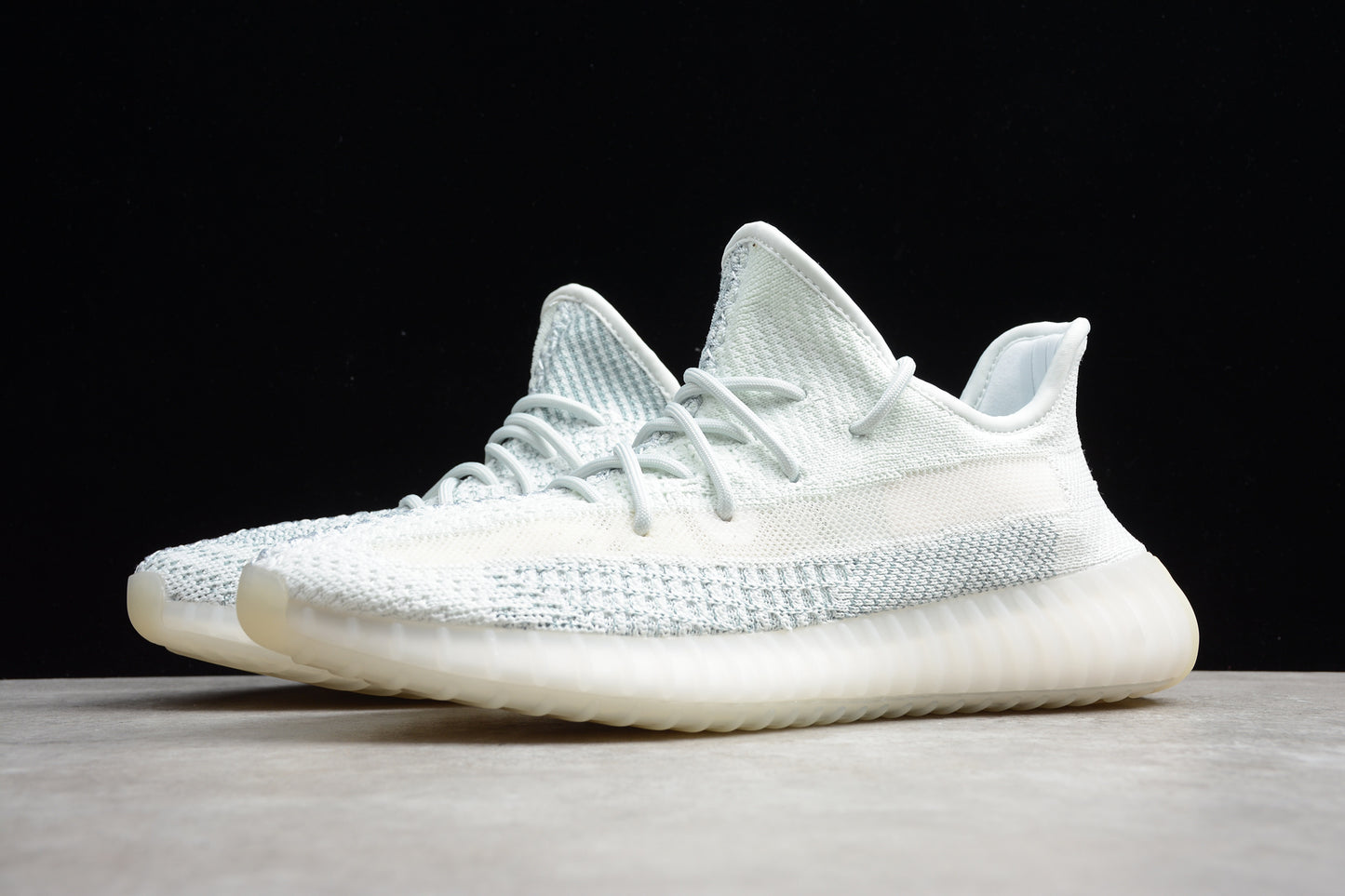 R17 Yeezy Boost 350 V2 FW5317