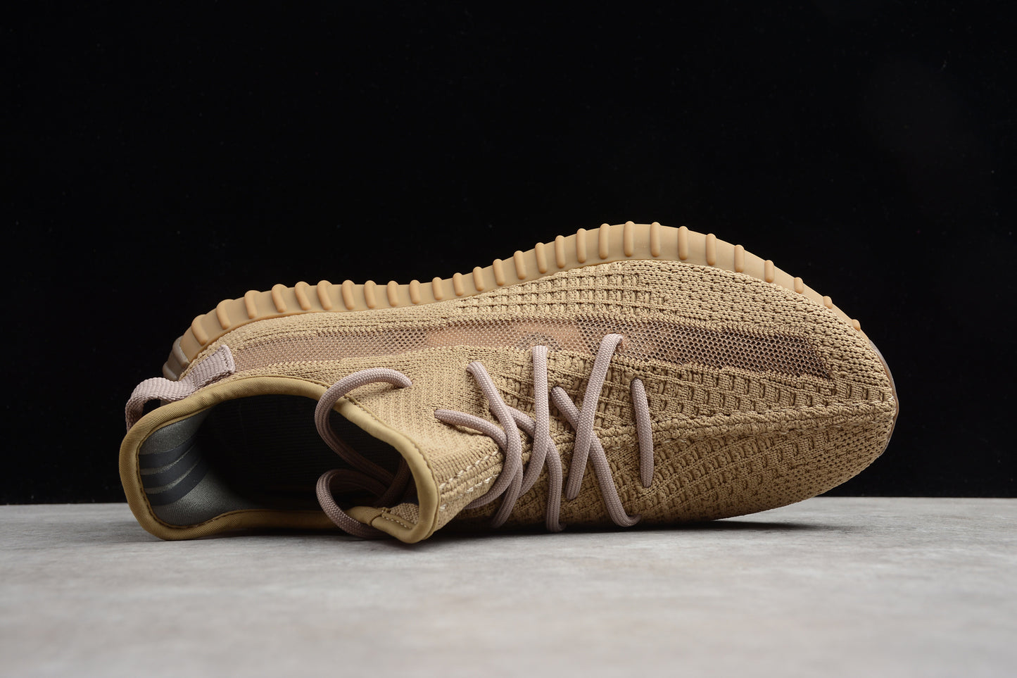 R17 Yeezy Boost 350 V2 FX9033