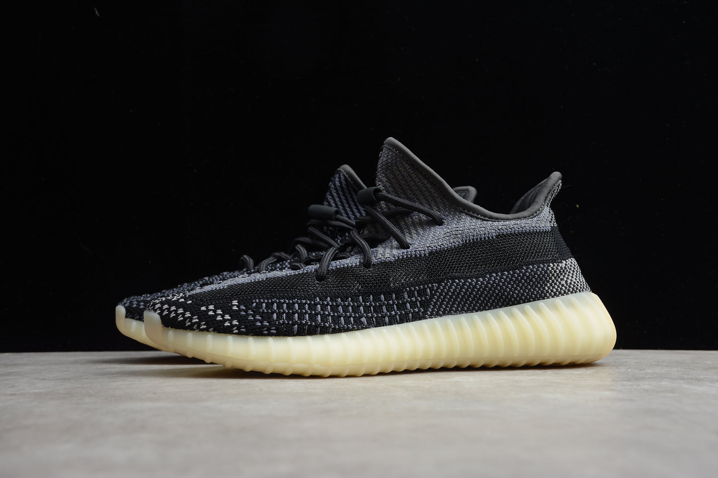 R17 Yeezy Boost 350 V2 FZ5000