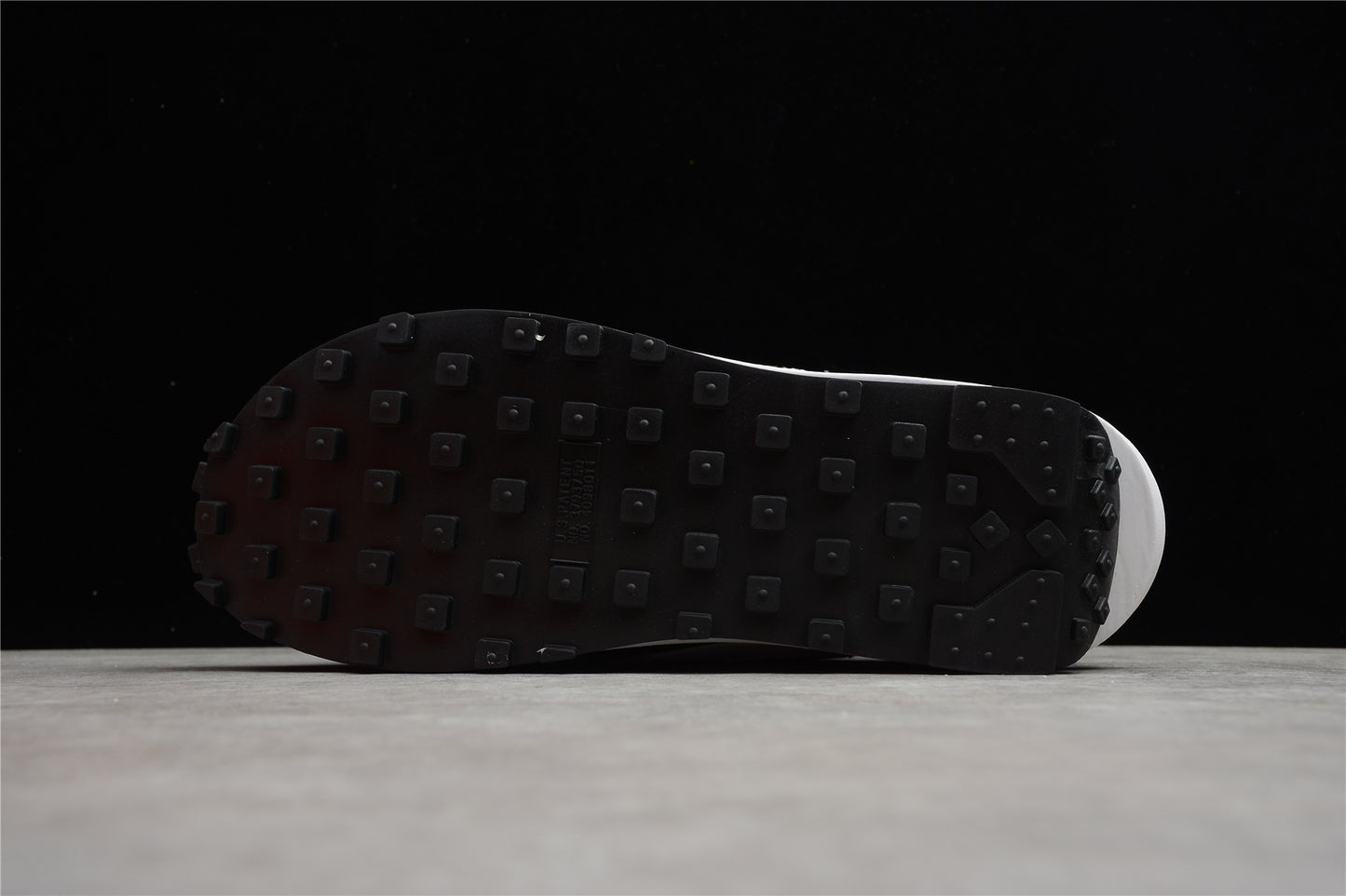 R18 Fragment x Sacai x Nike LDWaffle “Blue Void” DH2684-400