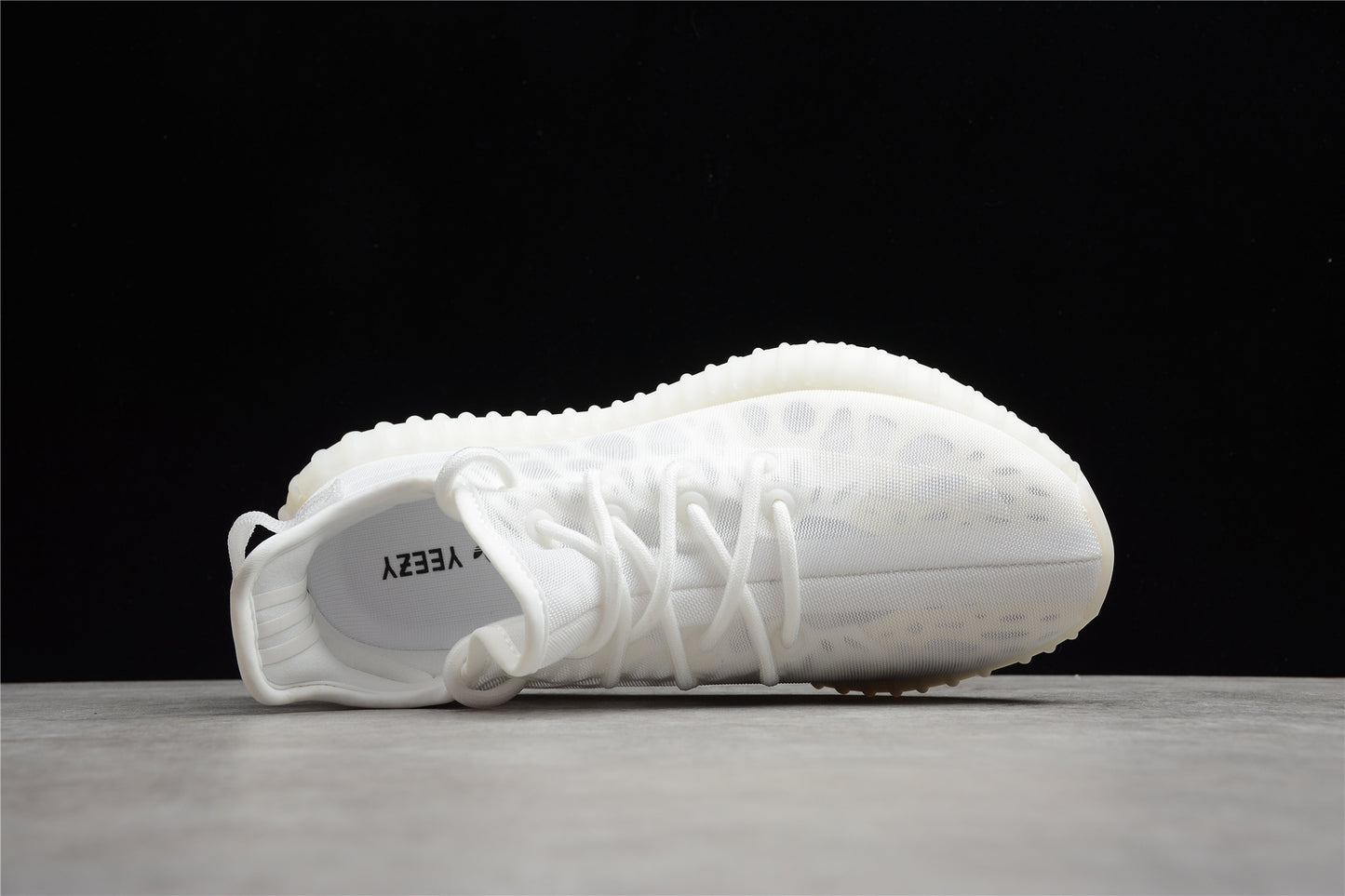 R20-35 YEEZY BOOST 350 V2 GW2871