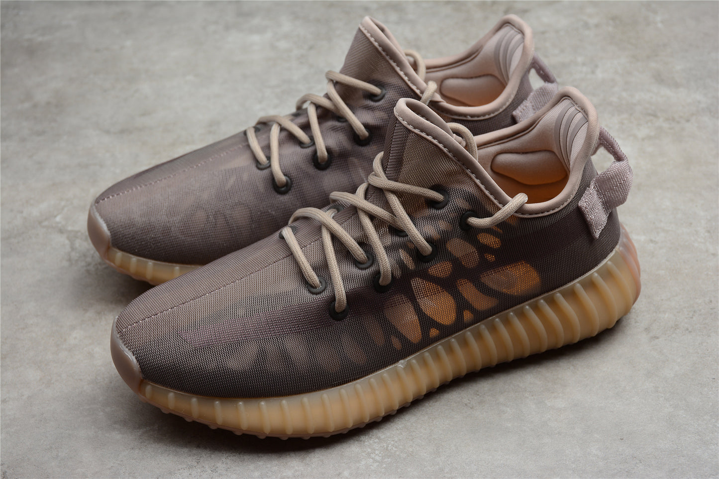 R20-35 YEEZY BOOST 350 V2 Mono Mist EF4275