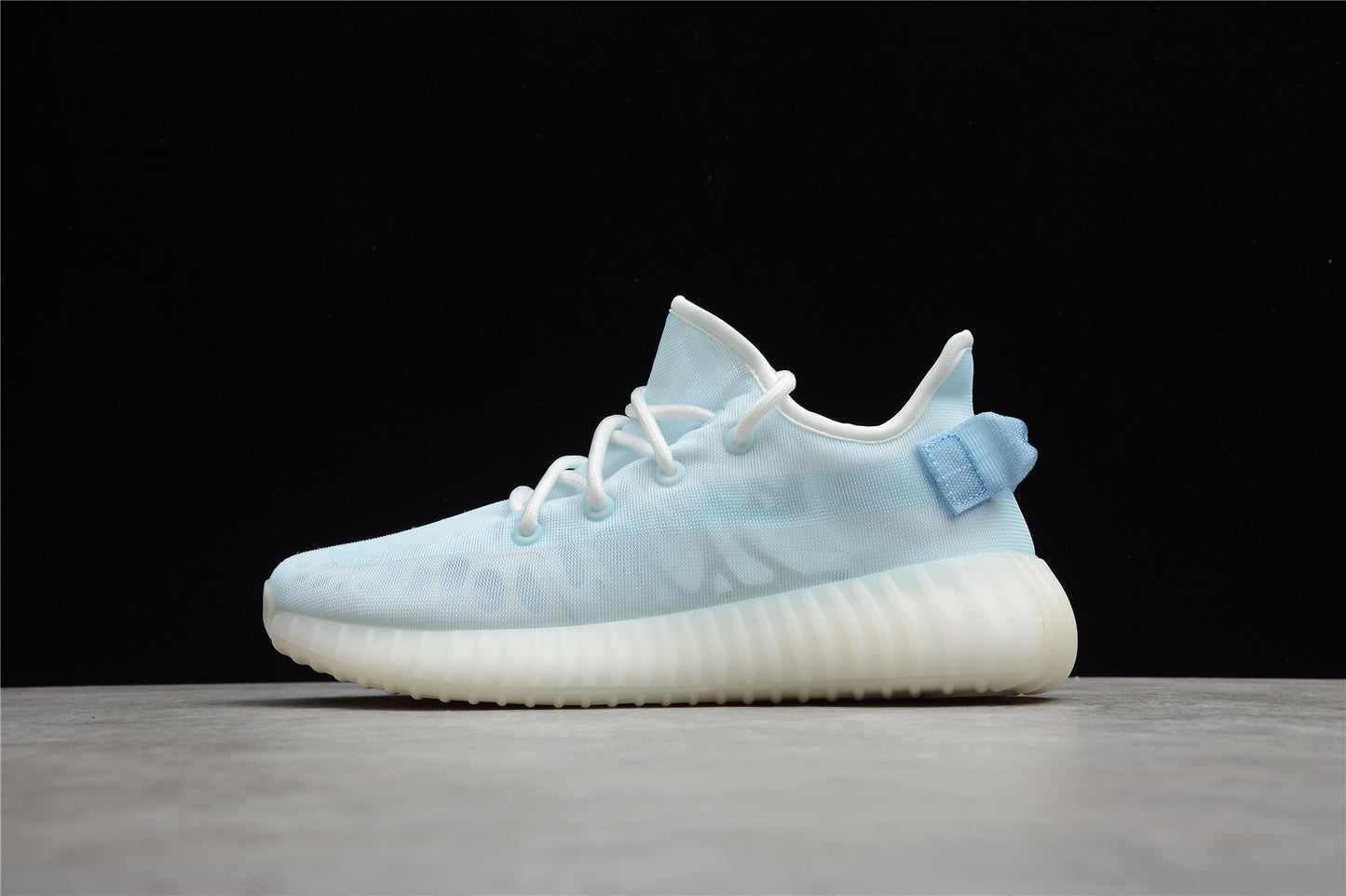 R20-35 YEEZY BOOST 350 V2 Mono lce GW2869
