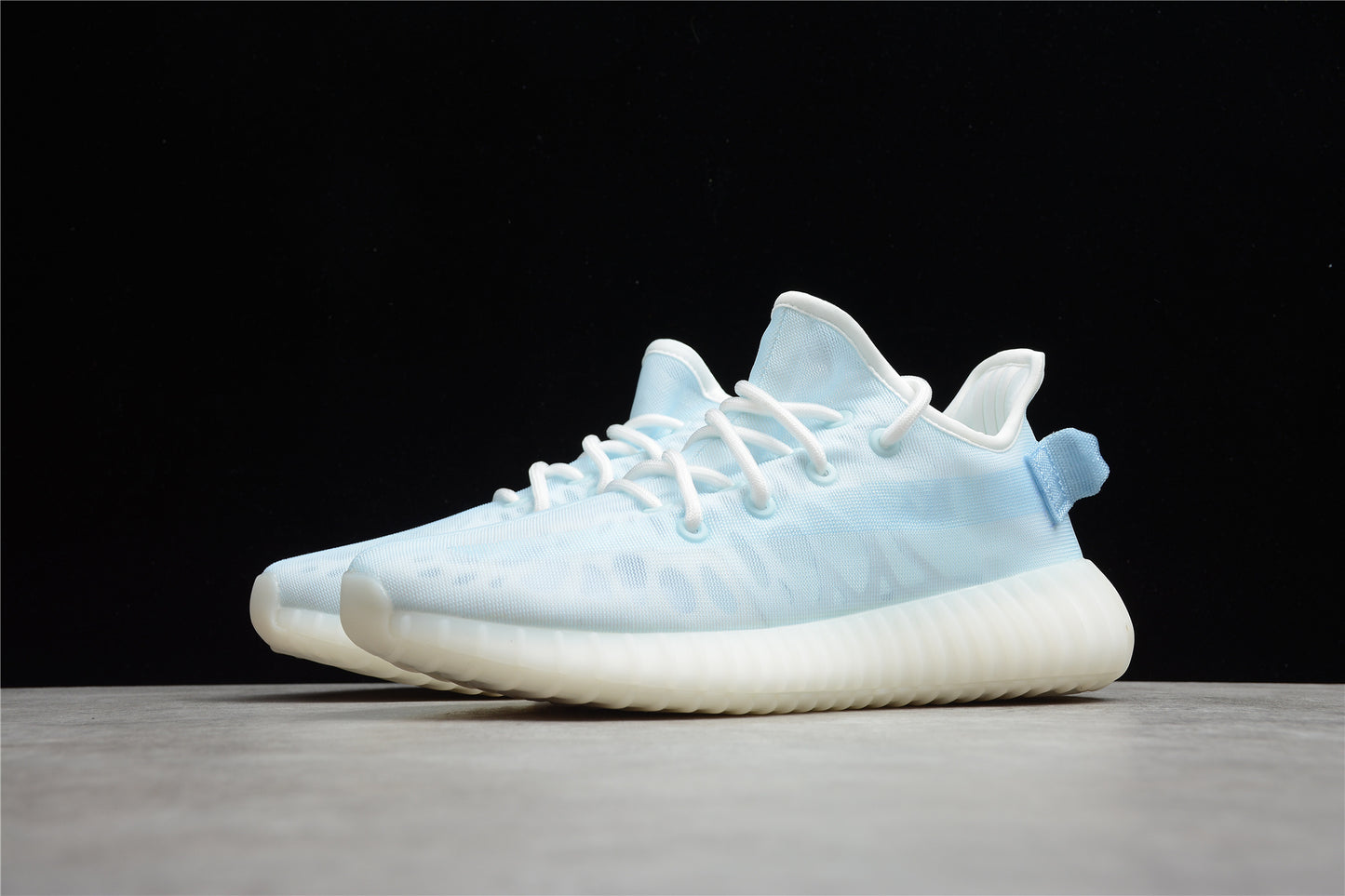 R20-35 YEEZY BOOST 350 V2 Mono lce GW2869