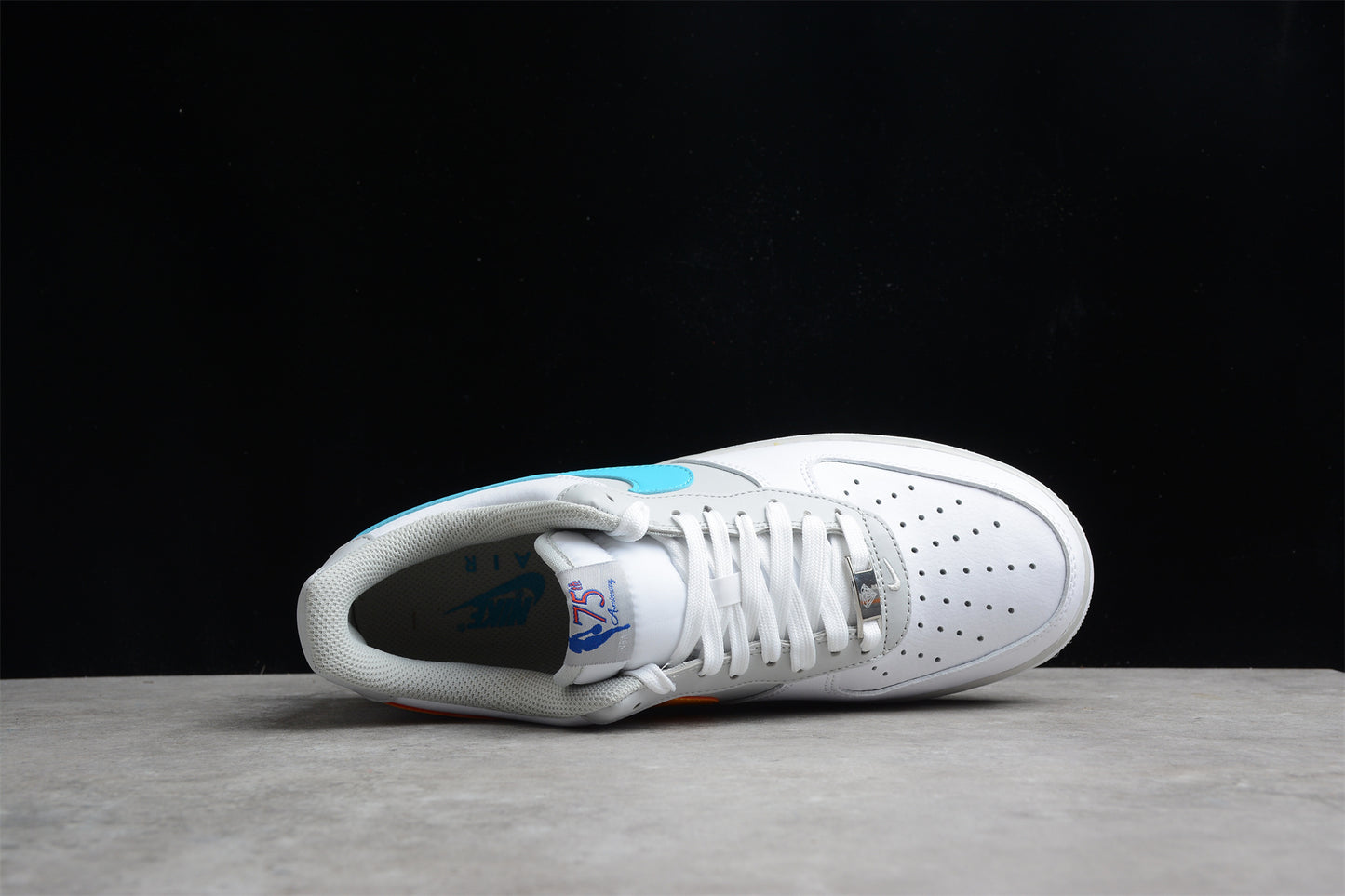 R20 NK Air Force 1 '07 Lv8 EMB DC8874-100