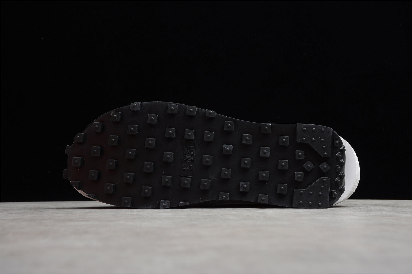 R22-34 Fragment Design x Sacai x LDWaffle DH2684-001